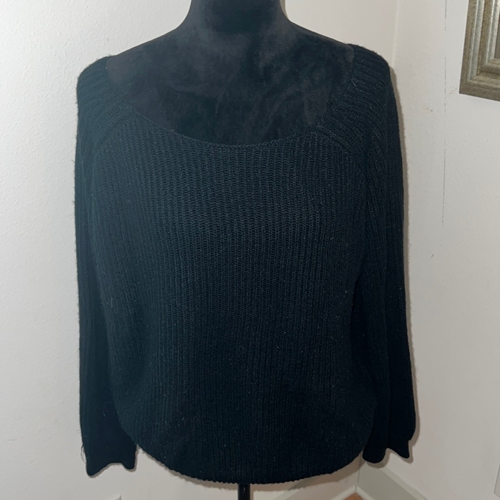 Lulus black knit ribbed pullover chunky sweater slight V lower back and strap L‎